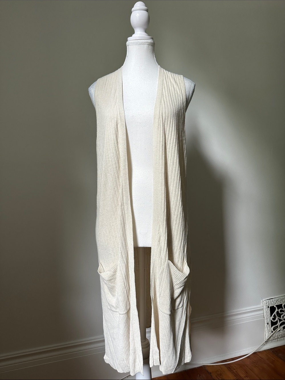REITMANS Cream Linen Blend Preppy Long Lined Open‎ Front Sleeveless Cardigan XS